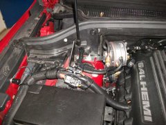 Darstellung des Verdampfers im Motorraum desJeep Grand Cherokee 6.4 SRT